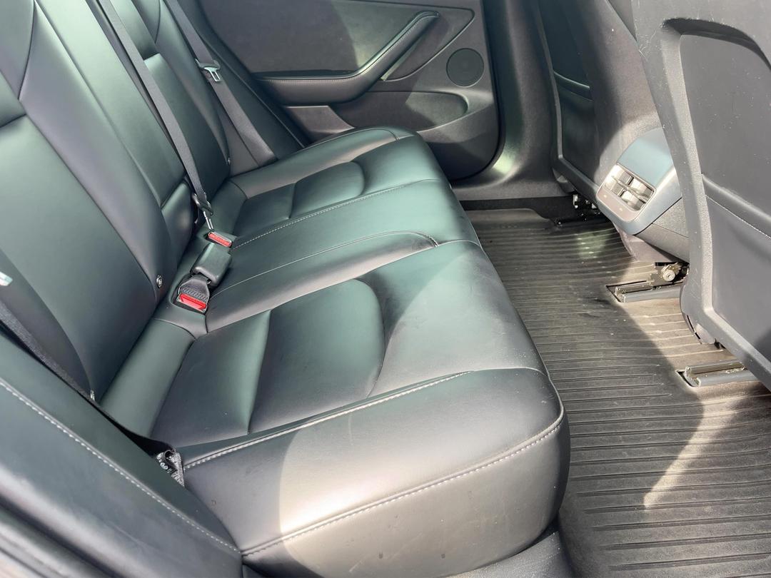 Photo '20' of Tesla Model 3