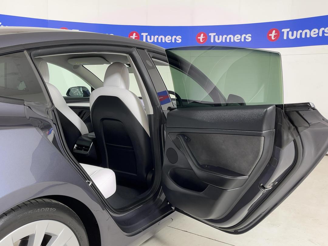 Photo '19' of Tesla Model 3