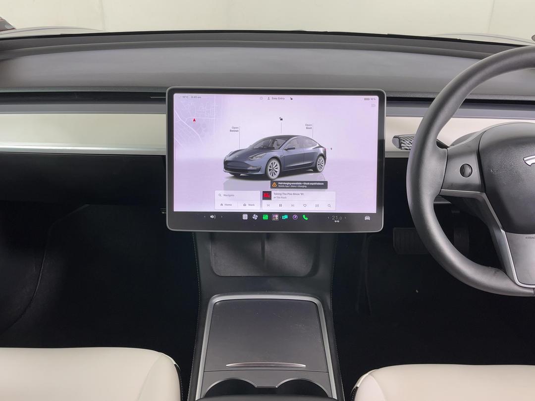 Photo '18' of Tesla Model 3