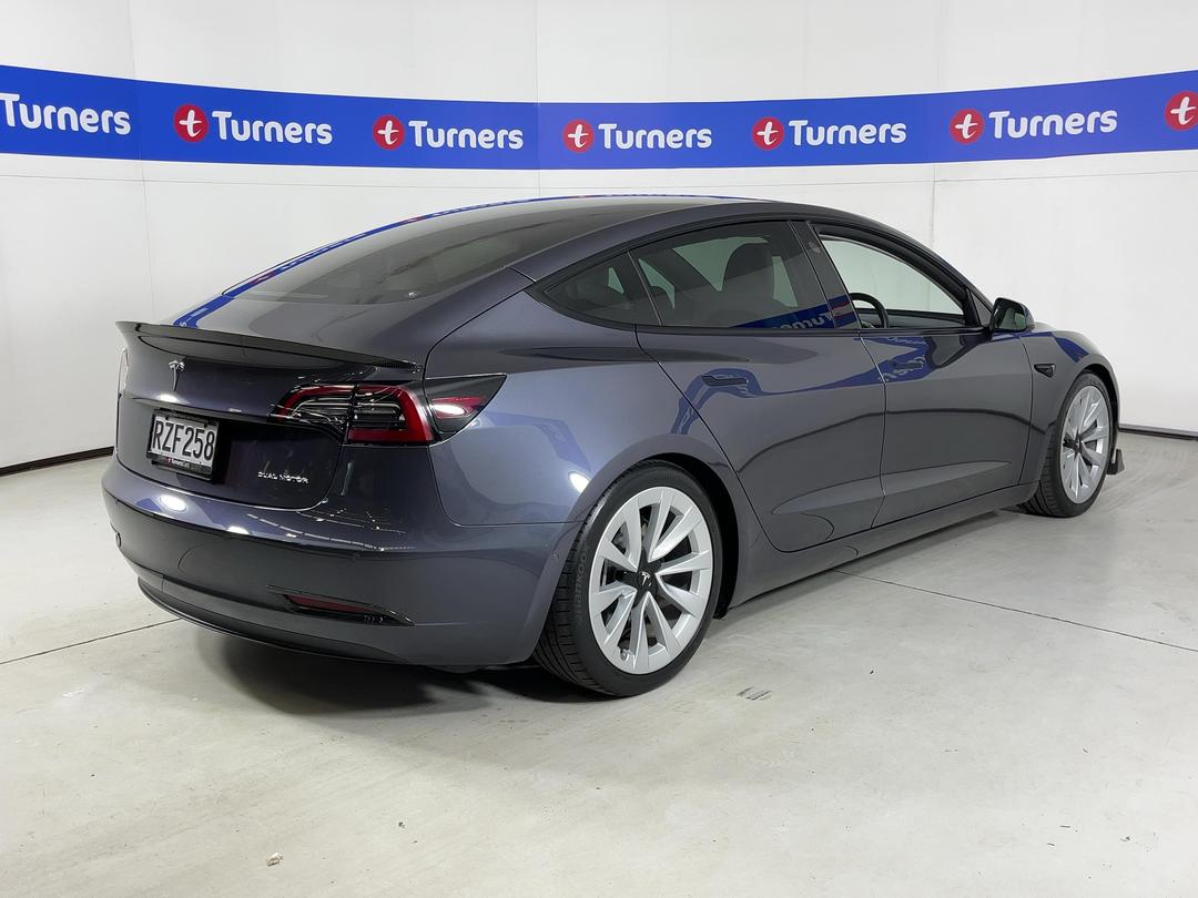 Photo '7' of Tesla Model 3