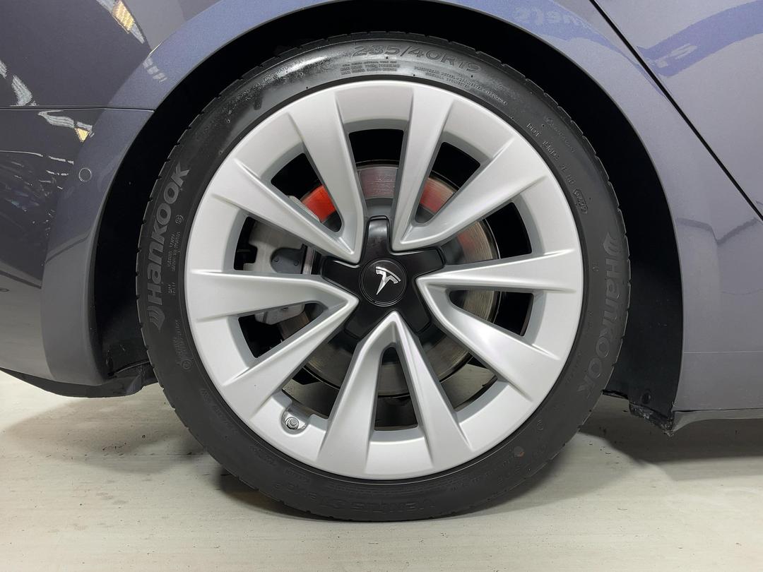 Photo '12' of Tesla Model 3