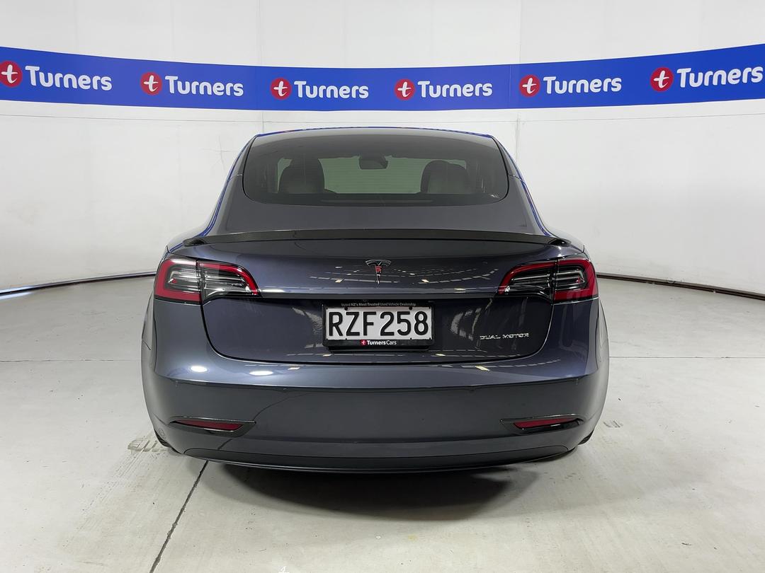 Photo '6' of Tesla Model 3