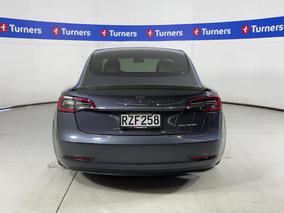 Photo '6' of Tesla Model 3