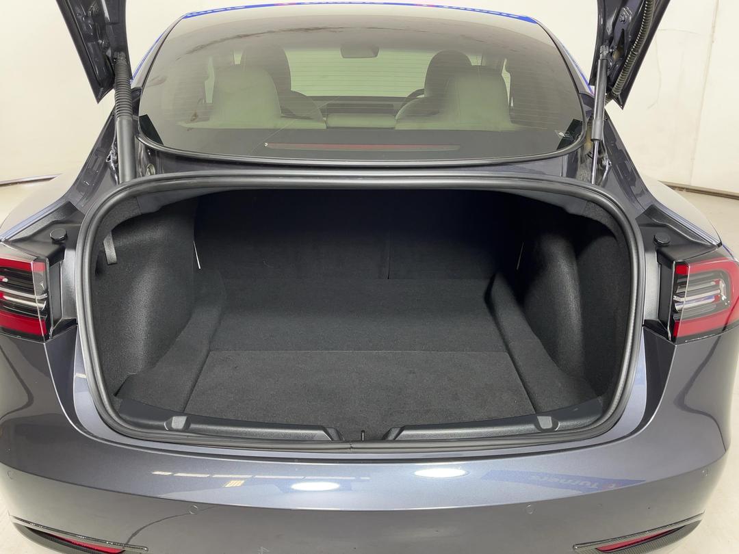 Photo '14' of Tesla Model 3