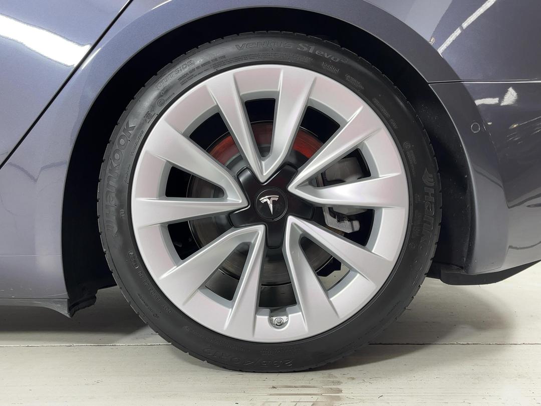 Photo '11' of Tesla Model 3