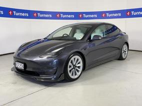 Photo '4' of Tesla Model 3
