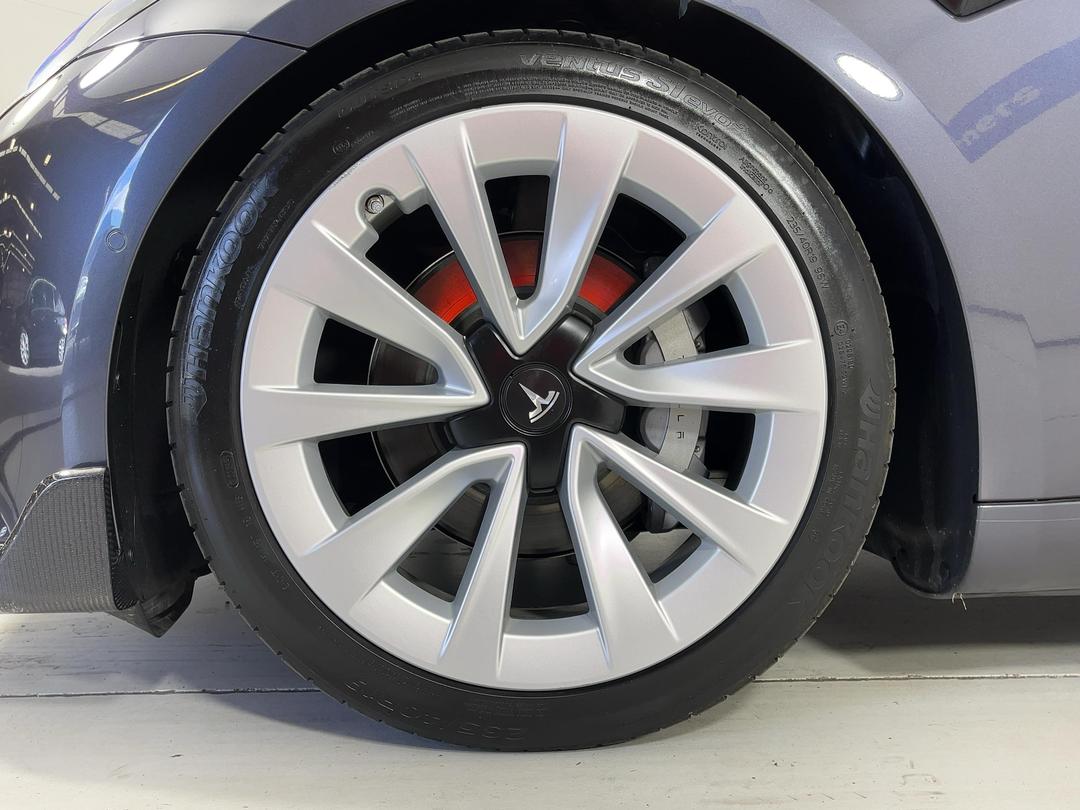 Photo '10' of Tesla Model 3