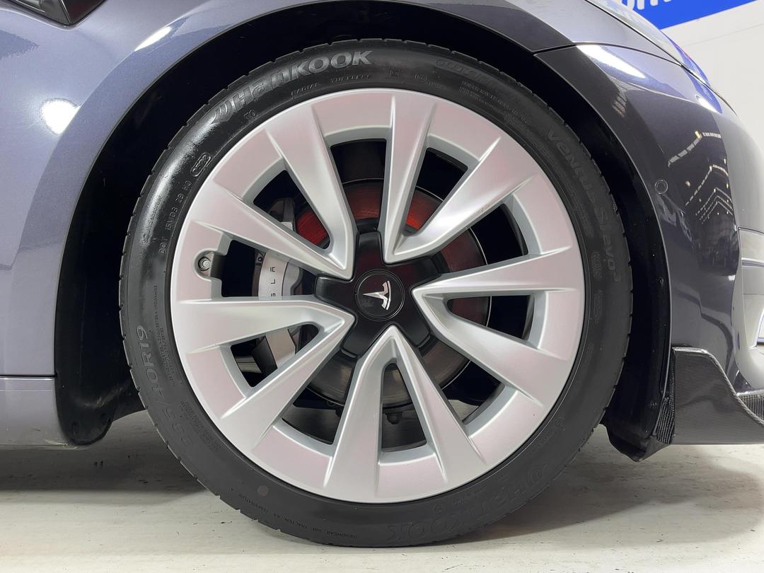 Photo '9' of Tesla Model 3