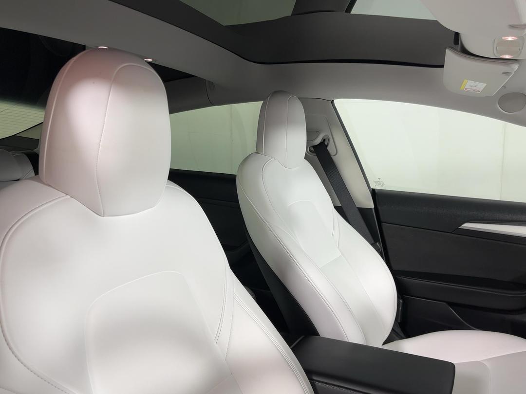 Photo '33' of Tesla Model 3