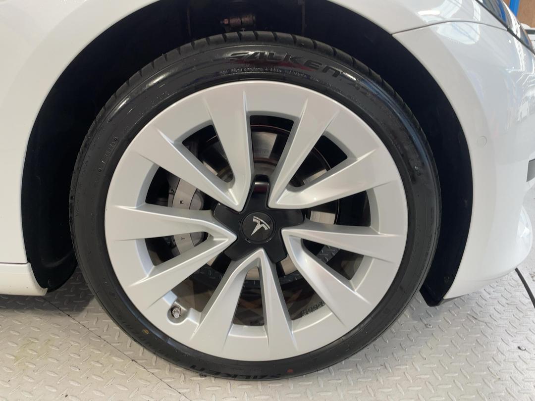 Photo '9' of Tesla Model 3