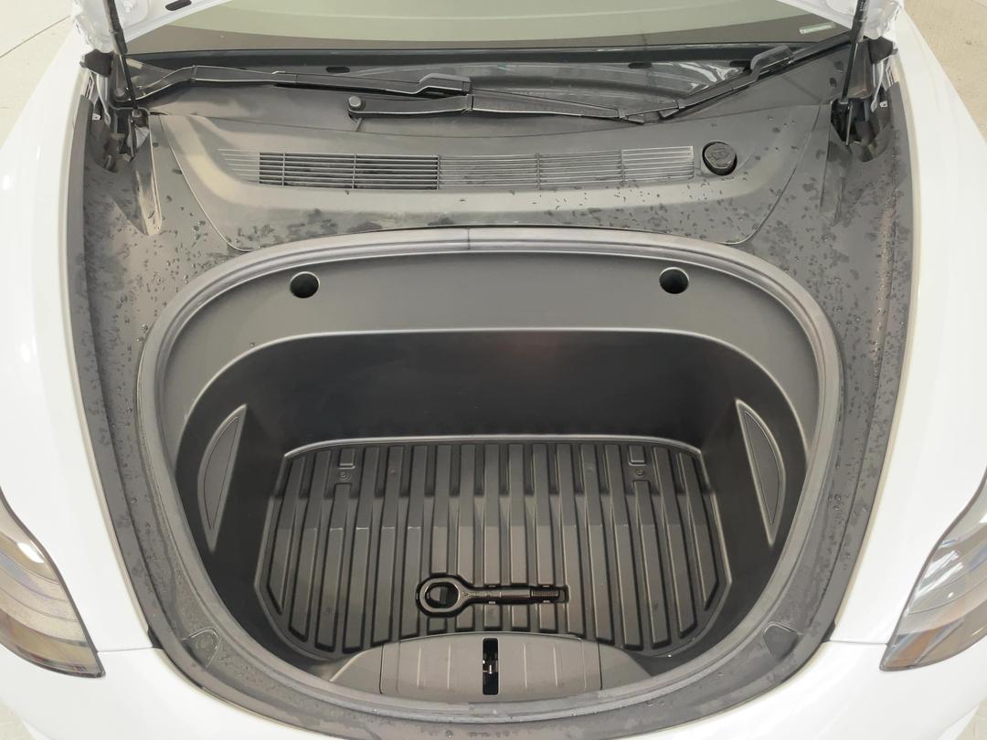 Photo '13' of Tesla Model 3