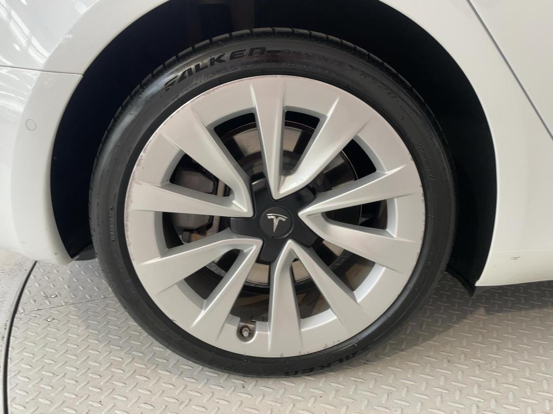 Photo '12' of Tesla Model 3