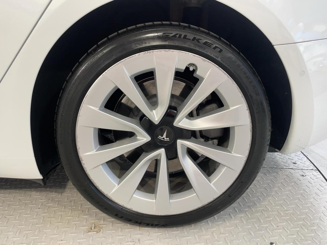 Photo '11' of Tesla Model 3
