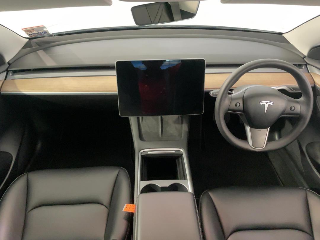 Photo '17' of Tesla Model 3