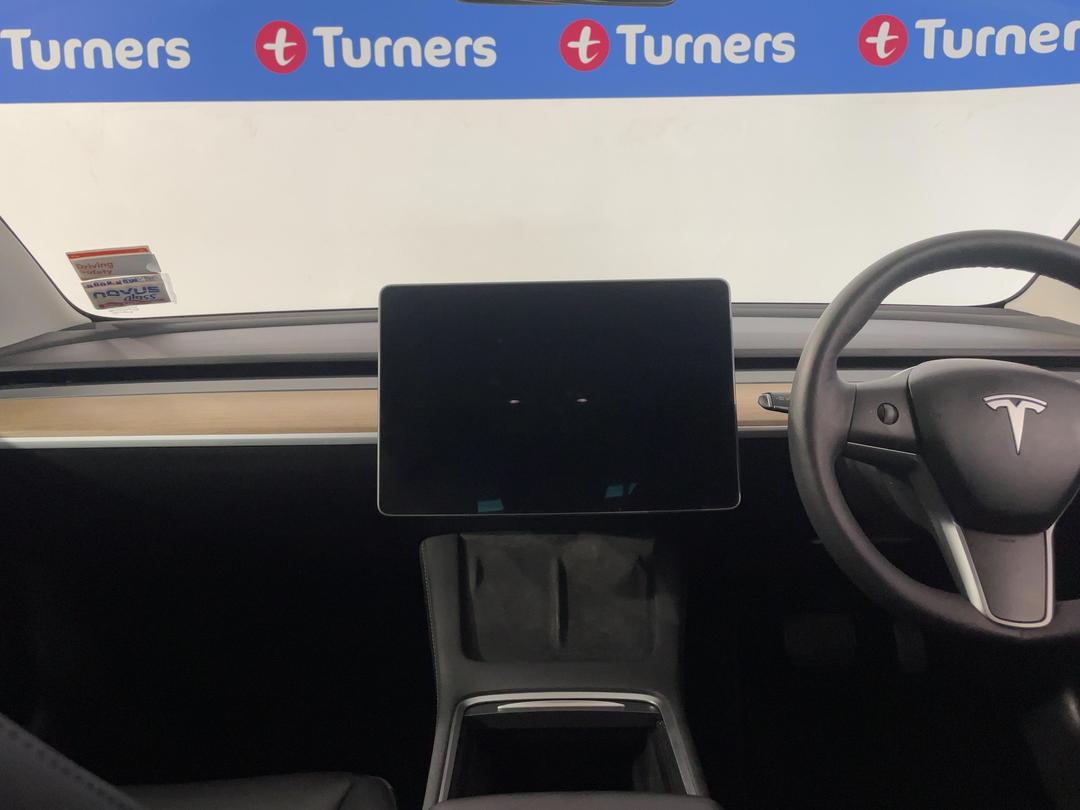 Photo '18' of Tesla Model 3