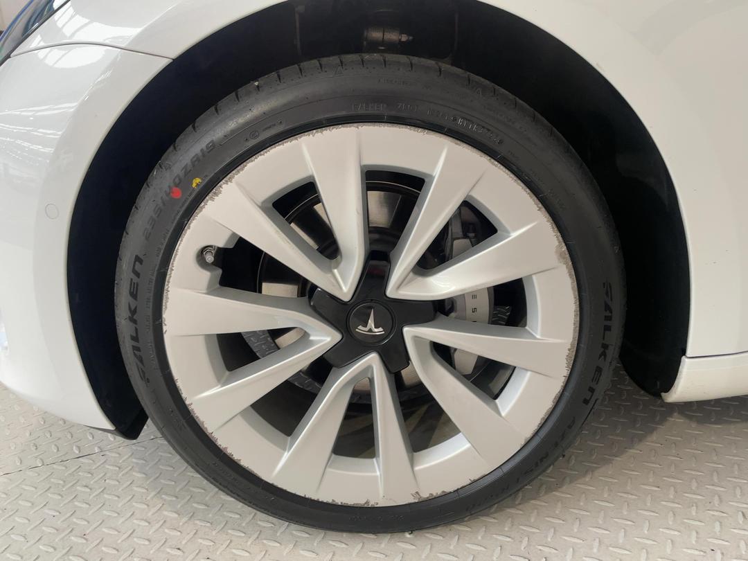 Photo '10' of Tesla Model 3