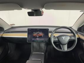 Photo '17' of Tesla Model 3