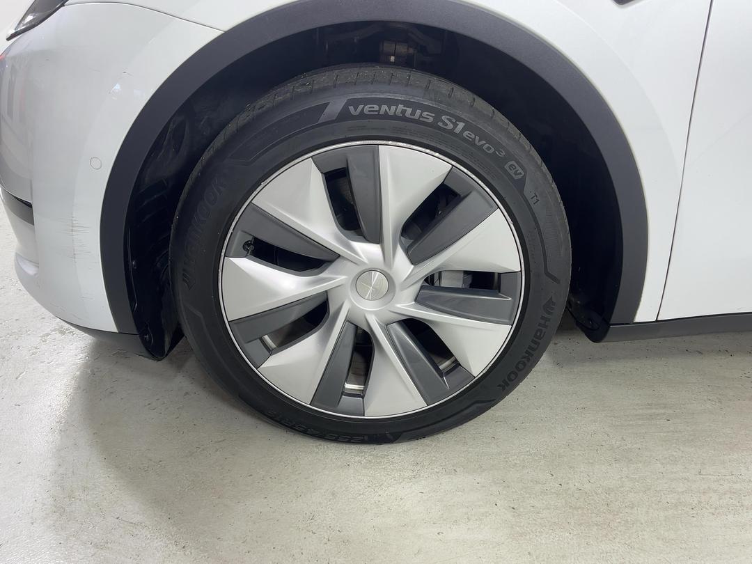 Photo '10' of Tesla Model Y