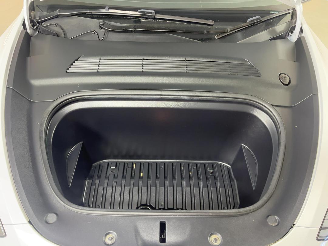 Photo '13' of Tesla Model Y