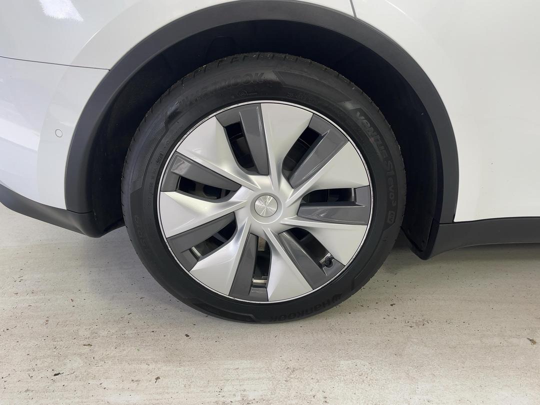 Photo '12' of Tesla Model Y