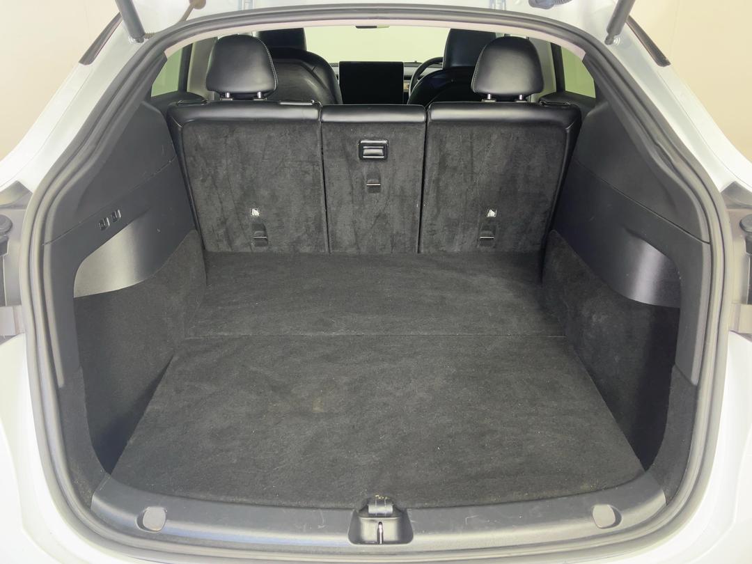 Photo '14' of Tesla Model Y