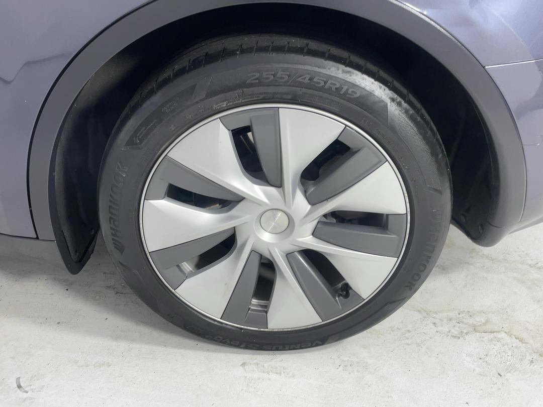Photo '11' of Tesla Model Y