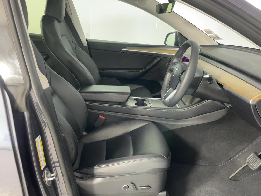 Photo '16' of Tesla Model Y