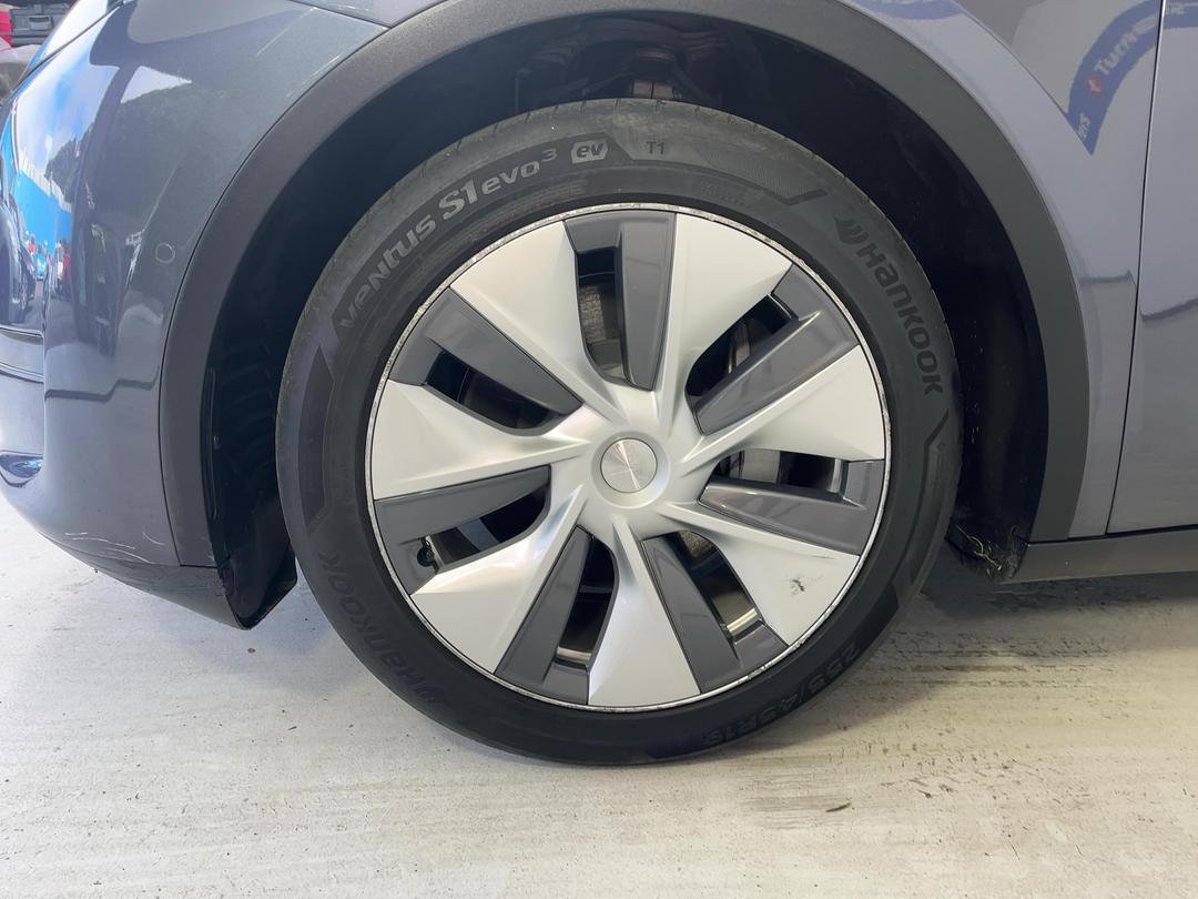 Photo '10' of Tesla Model Y