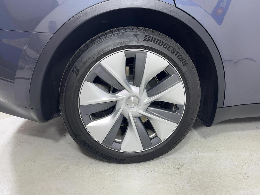 Photo '12' of Tesla Model Y