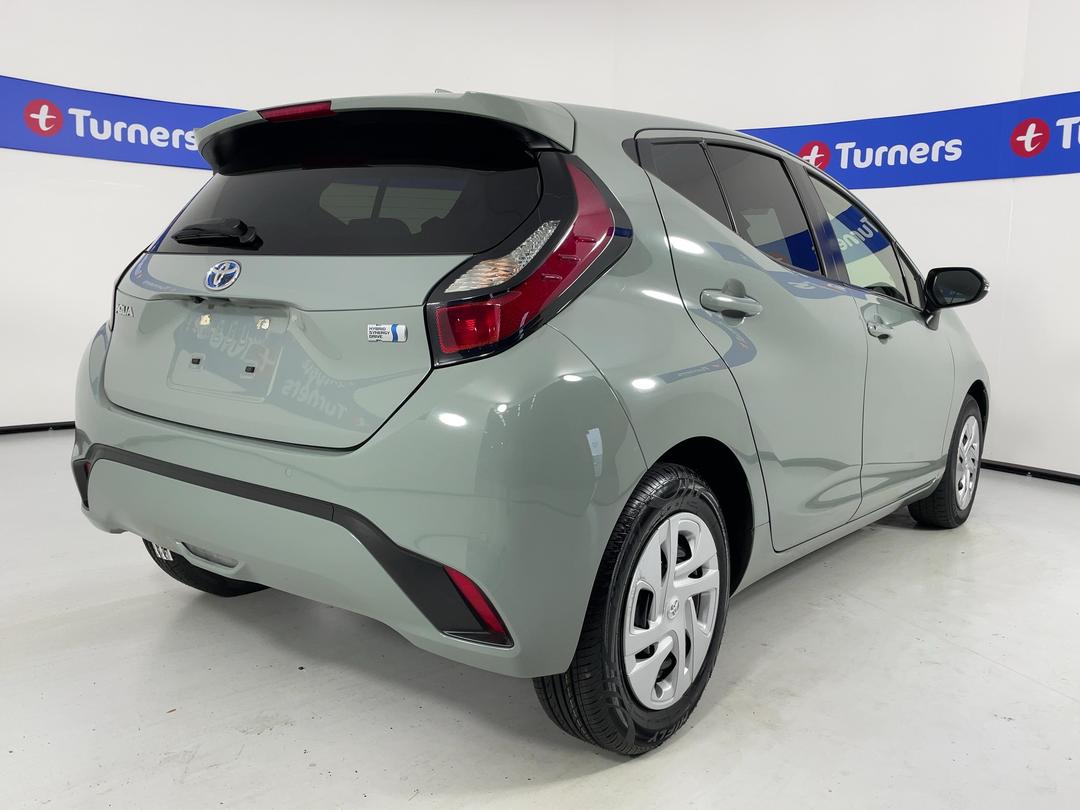 Photo '7' of Toyota Aqua