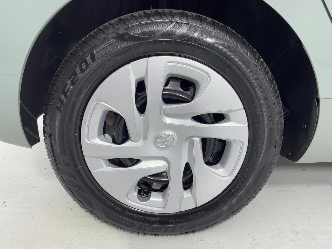 Photo '12' of Toyota Aqua
