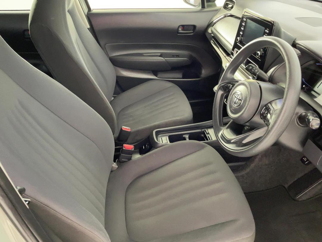 Photo '16' of Toyota Aqua