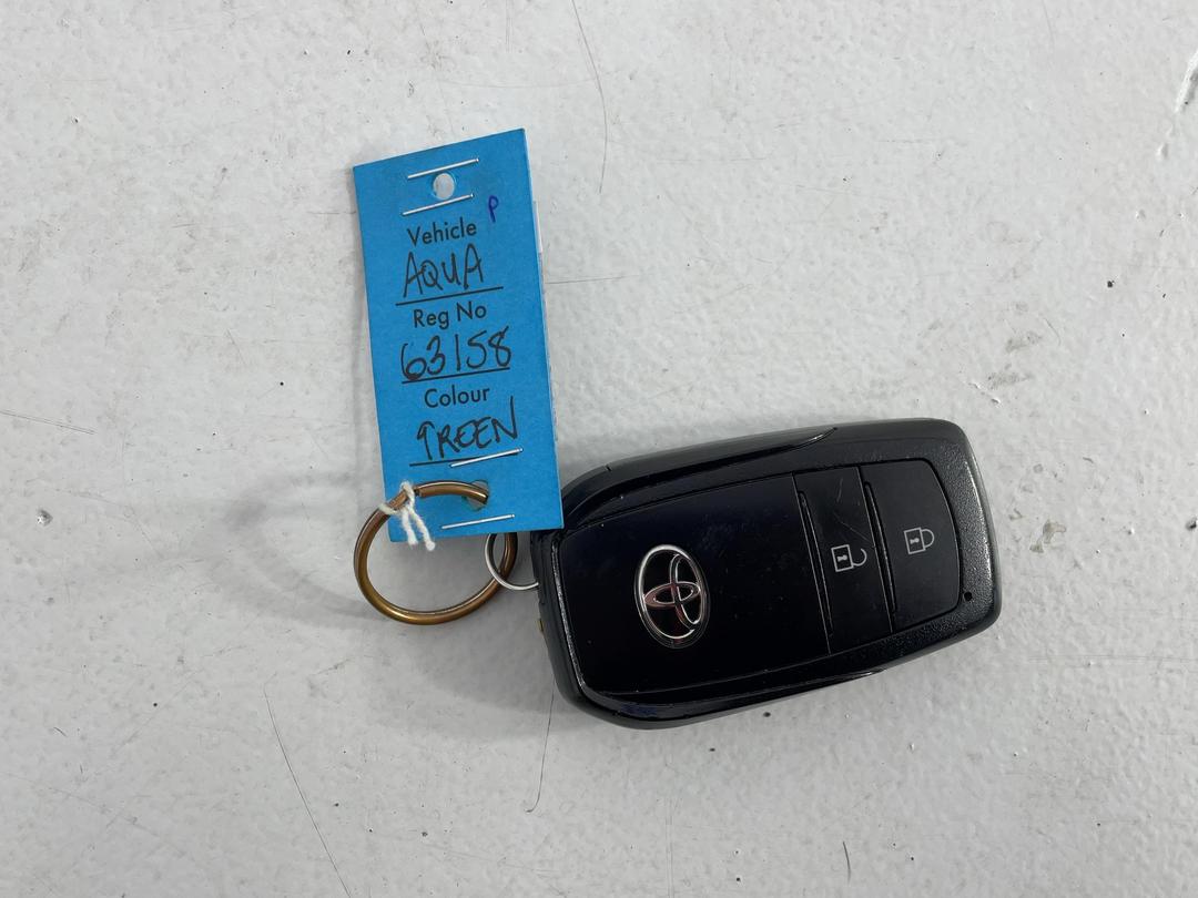 Photo '22' of Toyota Aqua