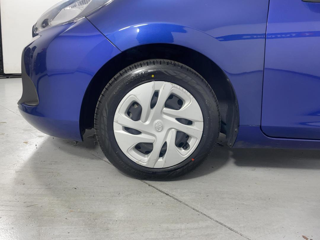 Photo '10' of Toyota Aqua