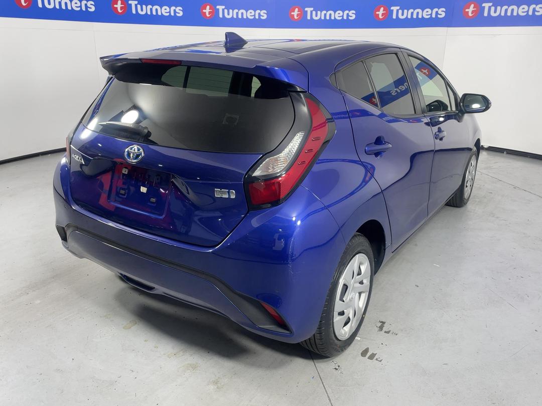 Photo '7' of Toyota Aqua