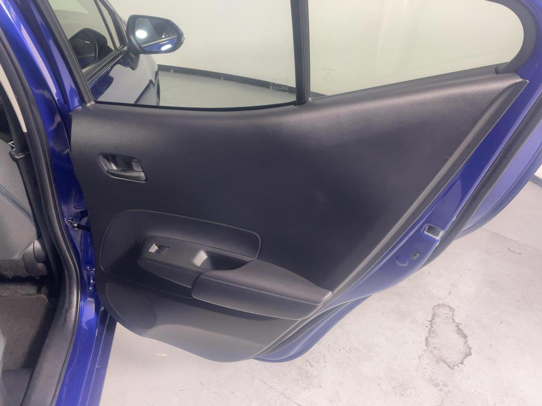 Photo '19' of Toyota Aqua