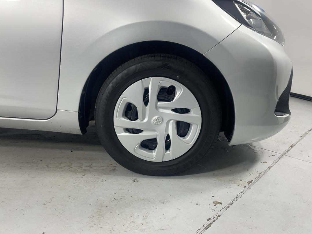 Photo '9' of Toyota Aqua