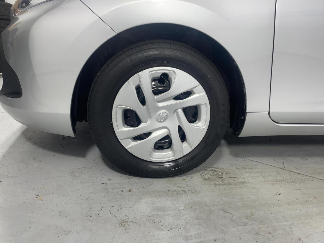 Photo '10' of Toyota Aqua