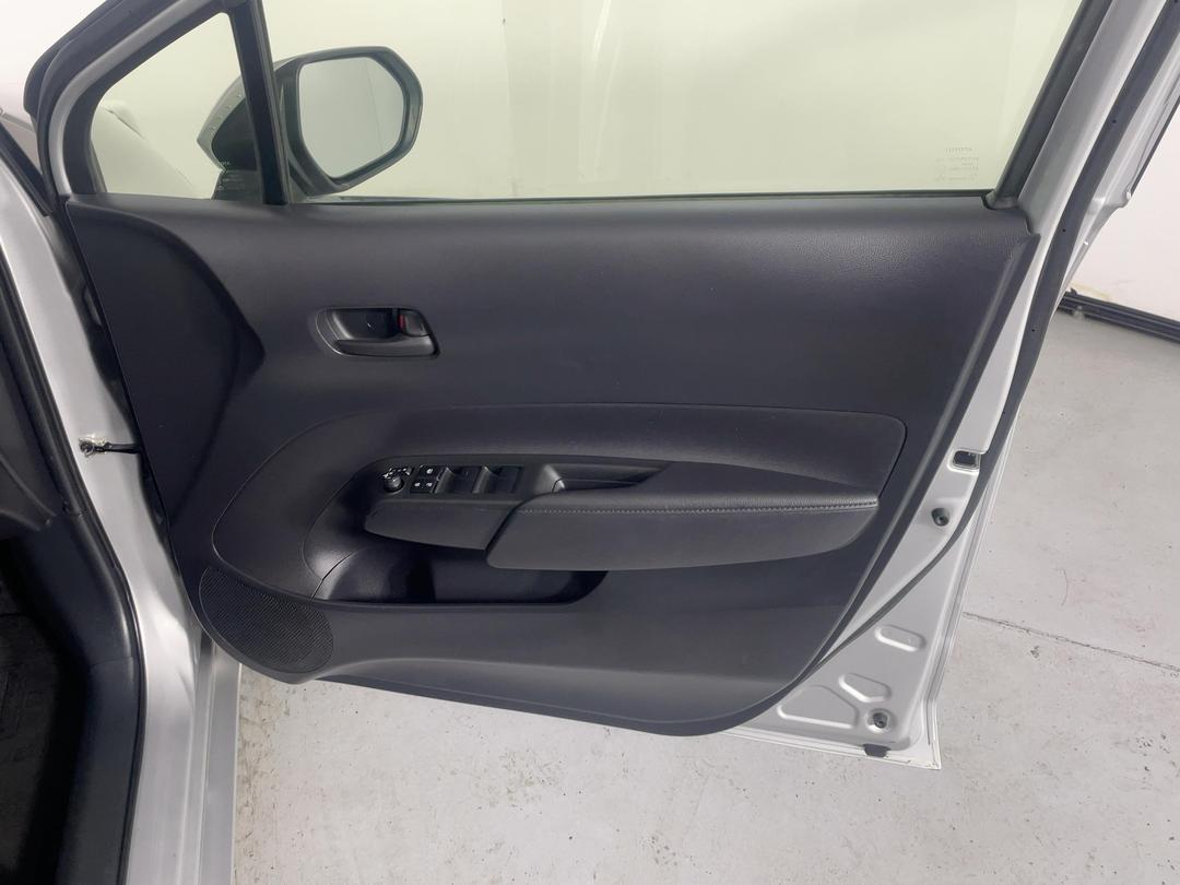 Photo '15' of Toyota Aqua