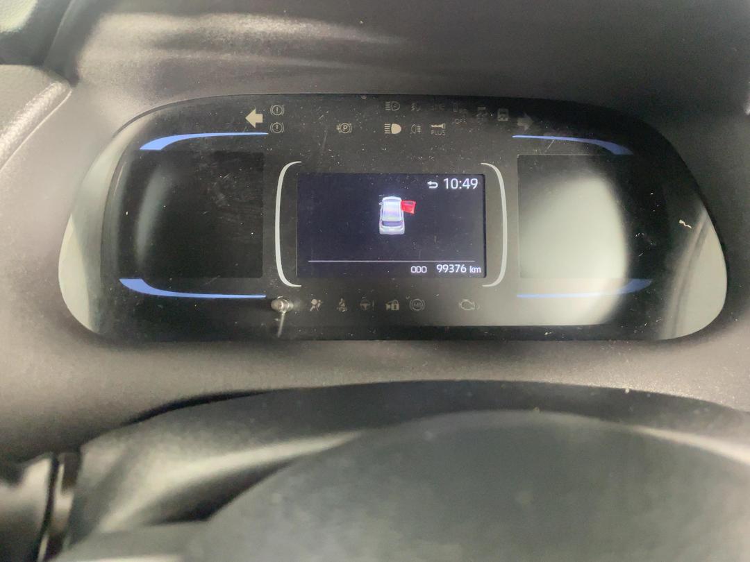 Photo '21' of Toyota Aqua