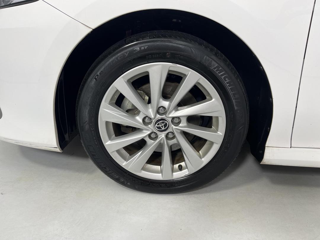 Photo '10' of Toyota Camry