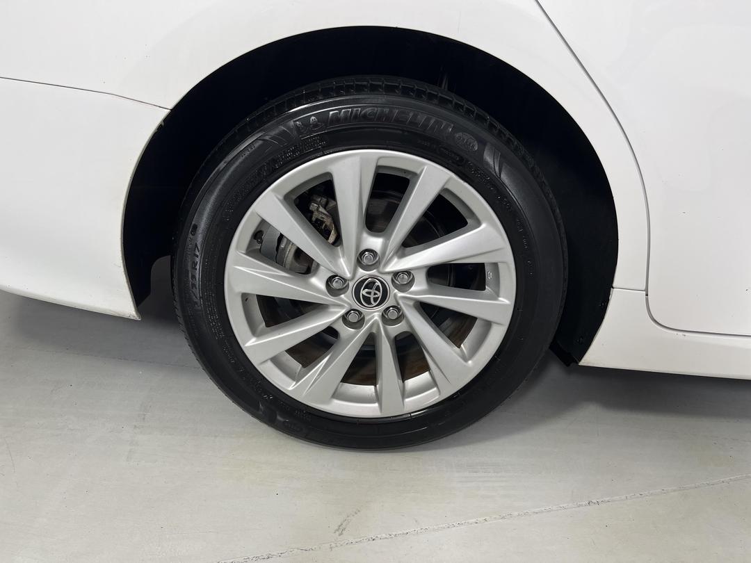 Photo '12' of Toyota Camry