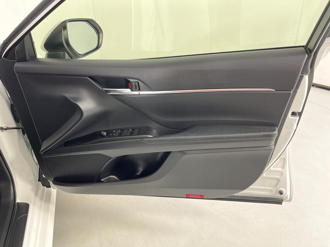 Photo '15' of Toyota Camry