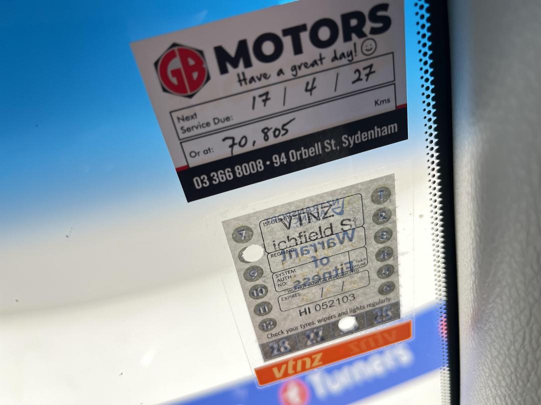 Photo '23' of Toyota Camry