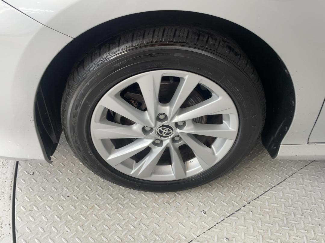 Photo '10' of Toyota Camry