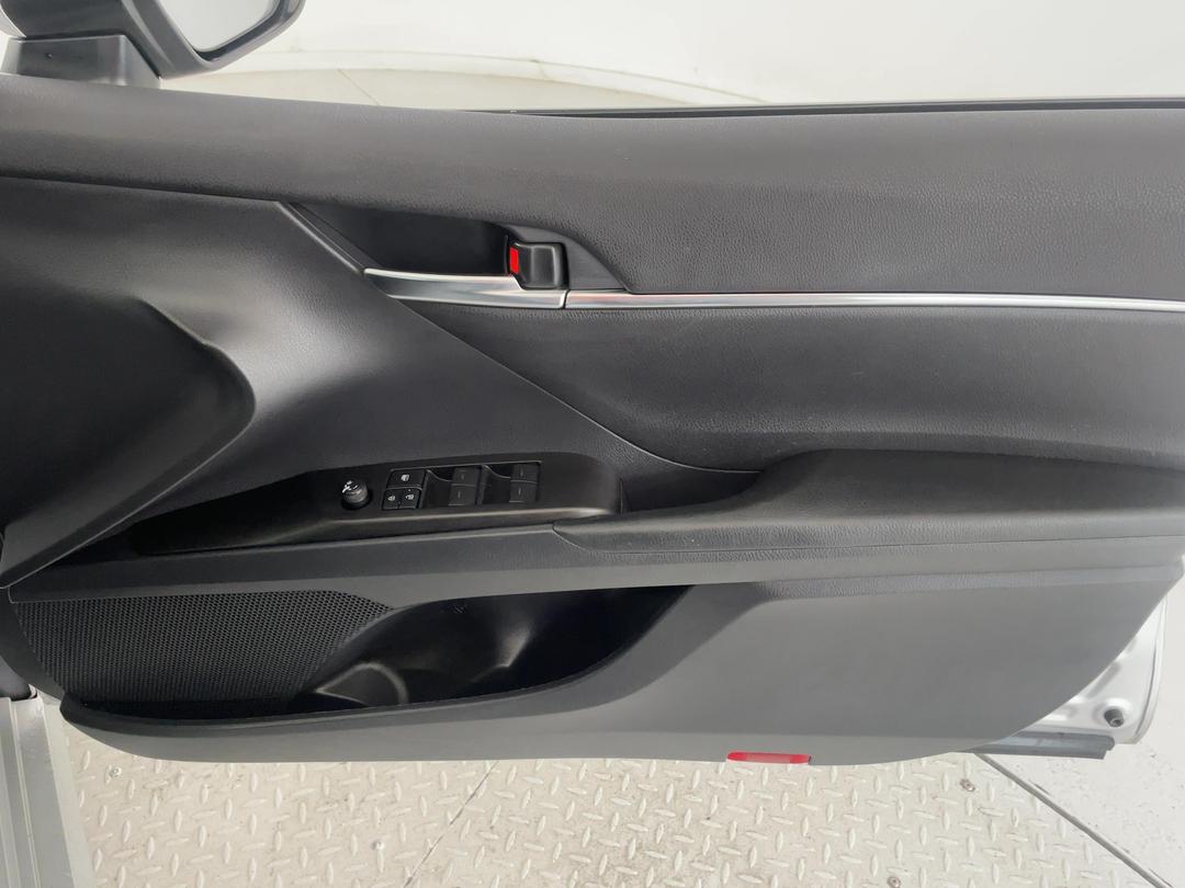 Photo '15' of Toyota Camry