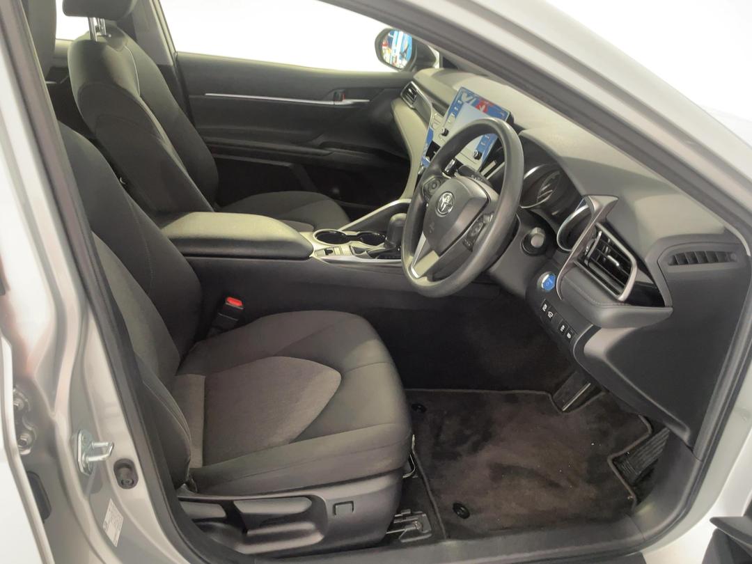 Photo '16' of Toyota Camry