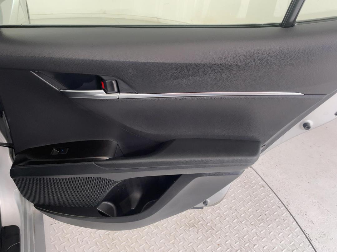 Photo '19' of Toyota Camry