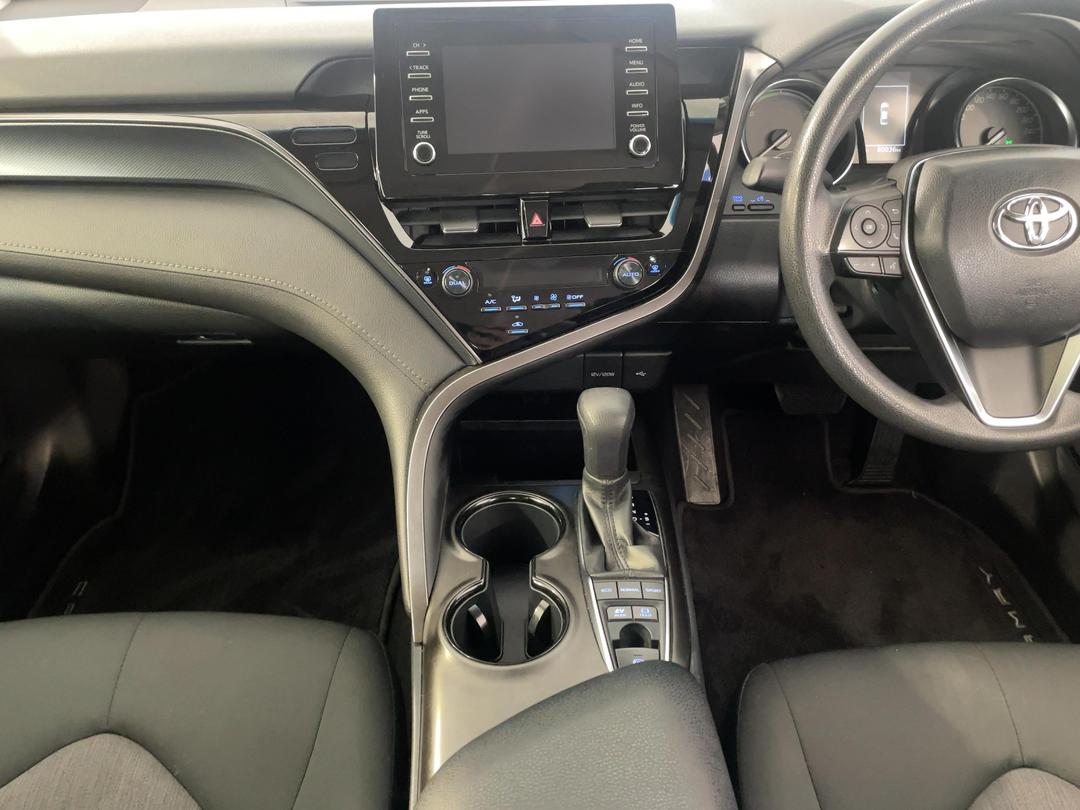 Photo '18' of Toyota Camry