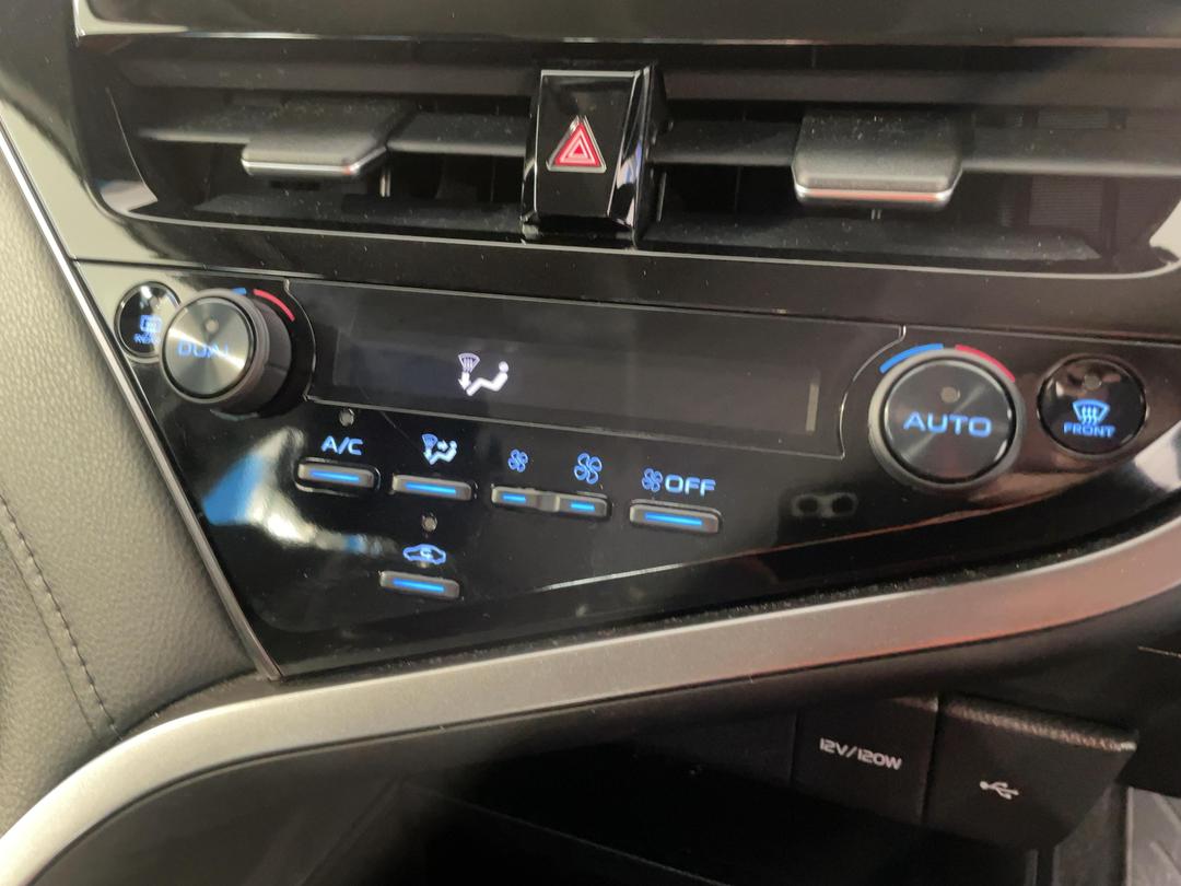 Photo '31' of Toyota Camry